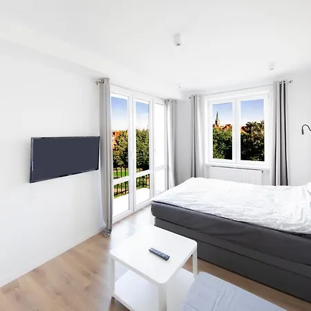 Family Luxury Comfort 2 Bedrooms & Playstation 4 & Panoramic View Of The Gdansk's Old Town & Free Private Parking Apartment Gdansk